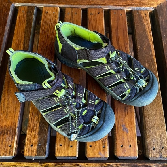 Keen Newport Waterproof Kids Sandals - Picture 6 of 8